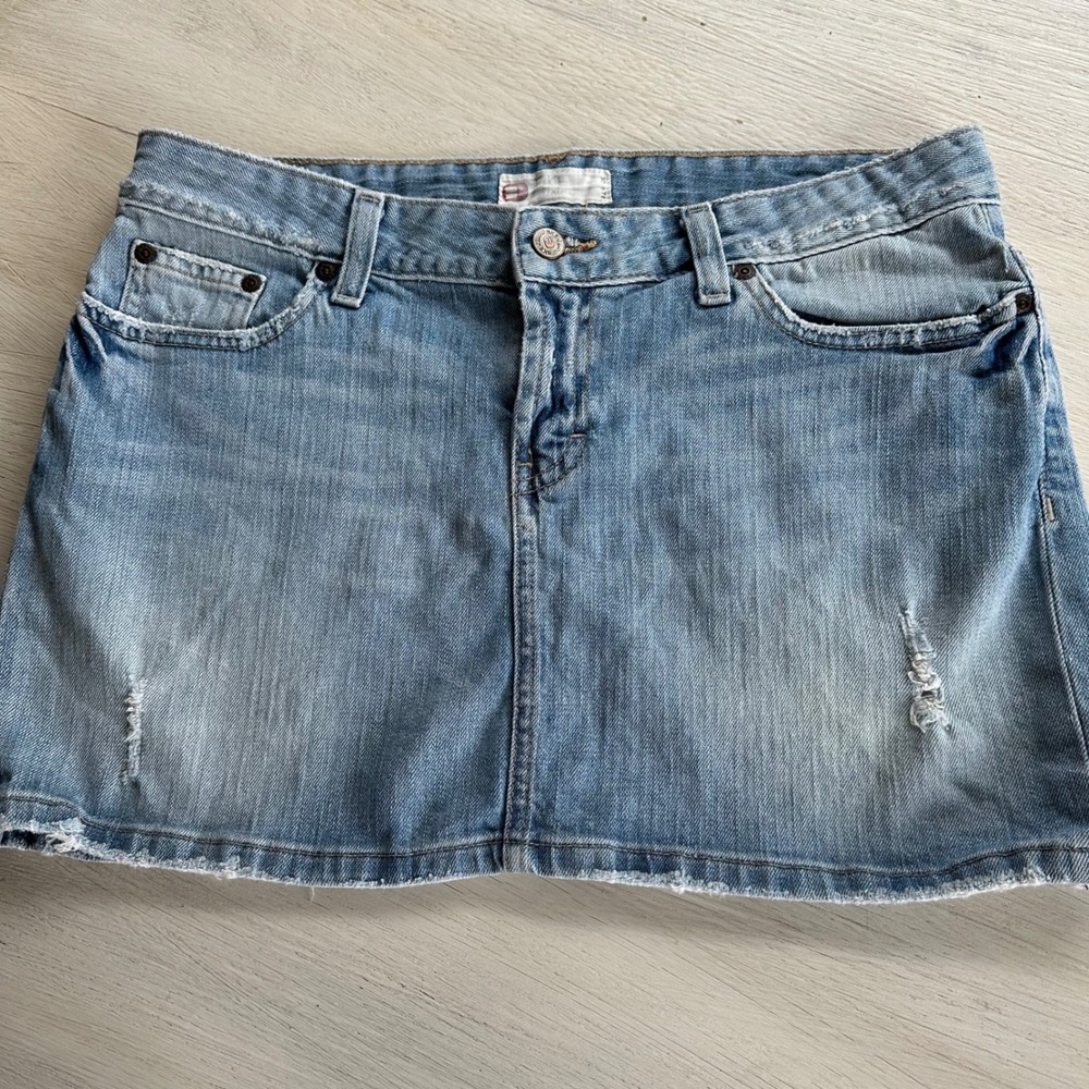 BKE Petite Stretch Denim Mini Skirt Distressed Light‎ Wash Womens Size 30